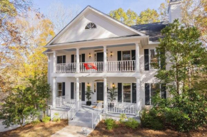 Large Luxury House, 4 King Beds & 21 Total, Hot Tub, Theater, Fireplace, Game Room, Ping-pong, Pool Table, Air Hockey, Arcade, River, Big Kitchen, Nice Porch, Quiet, Good for Families and Large Groups